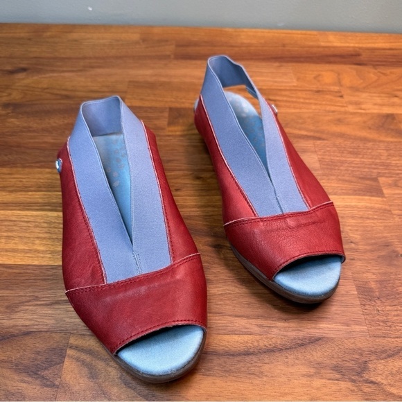 Cloud Caliber Red Blue Slip-on  Slingback Sandal Shoe - Picture 1 of 8